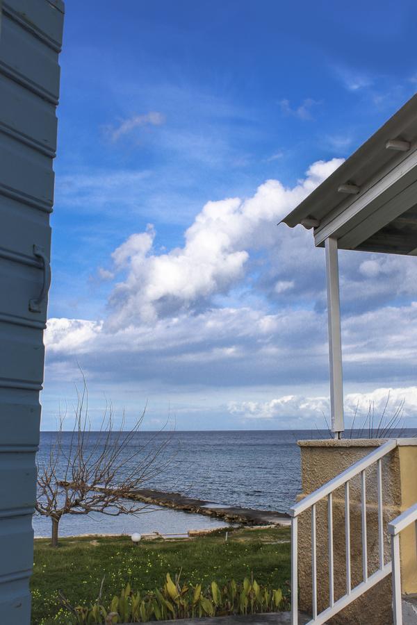 Pelagion II Sea Coral - Beachfront Holiday Home 基普塞利 外观 照片